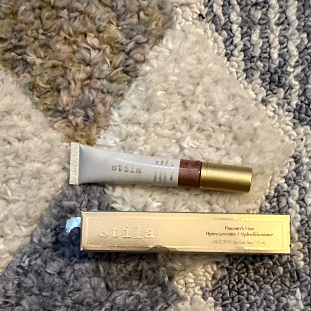 Stila Heaven’s Hue Hydro-Luminator- Star Gazer